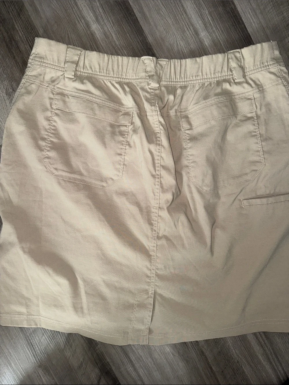 Duluth Trading Co. 16 skirt skort womens casual travel tan khaki Athleisure